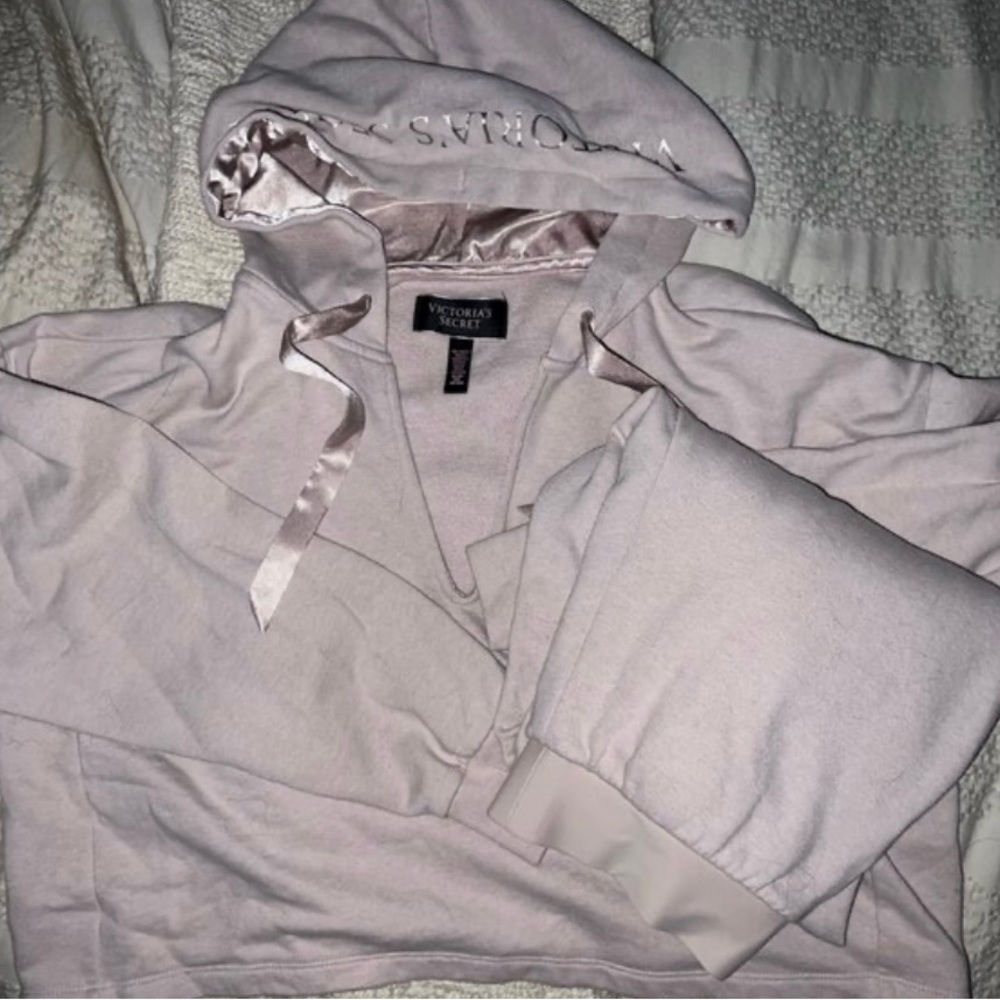 VS - Blush Pink Sweatsuit - XS